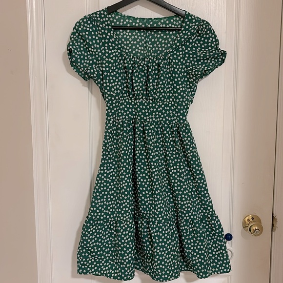 Selling summer dress 
Flower print design 
Size: Small 
Brand: SHEIN - Picture 1 of 2